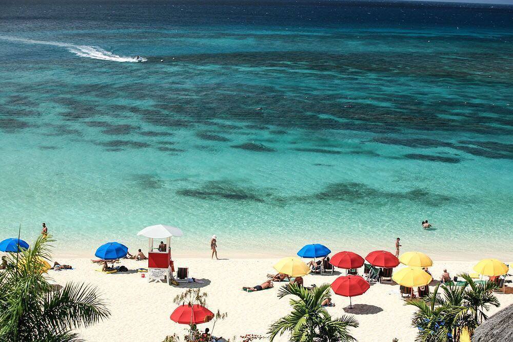 Hotels & Resorts Near Popular Attractions in Jamaica