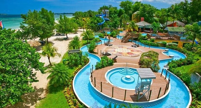 Sandals Resort vs Beaches Resort: Which is Best For You?