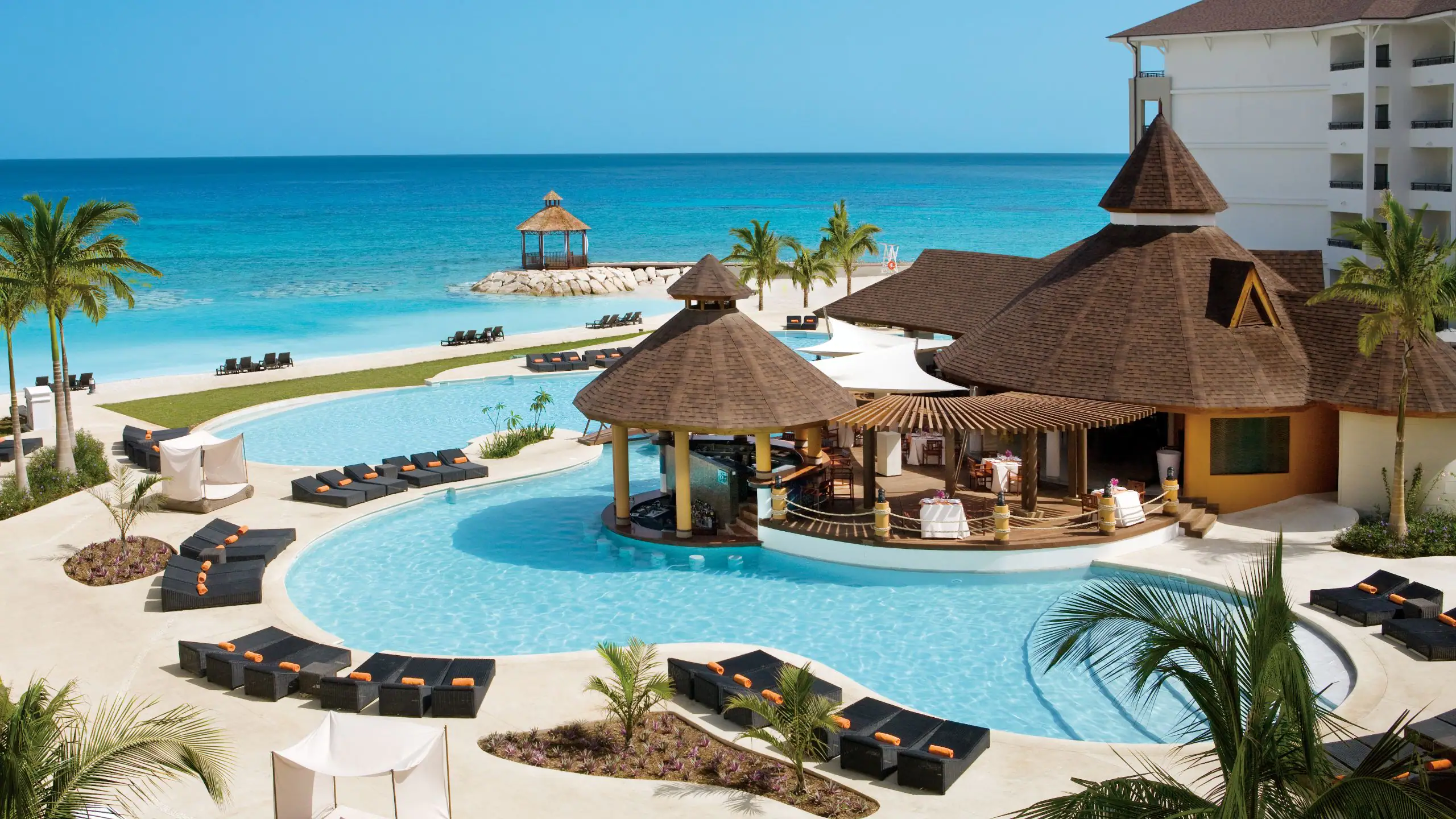 Top 4 Best Resorts with Casinos in Jamaica