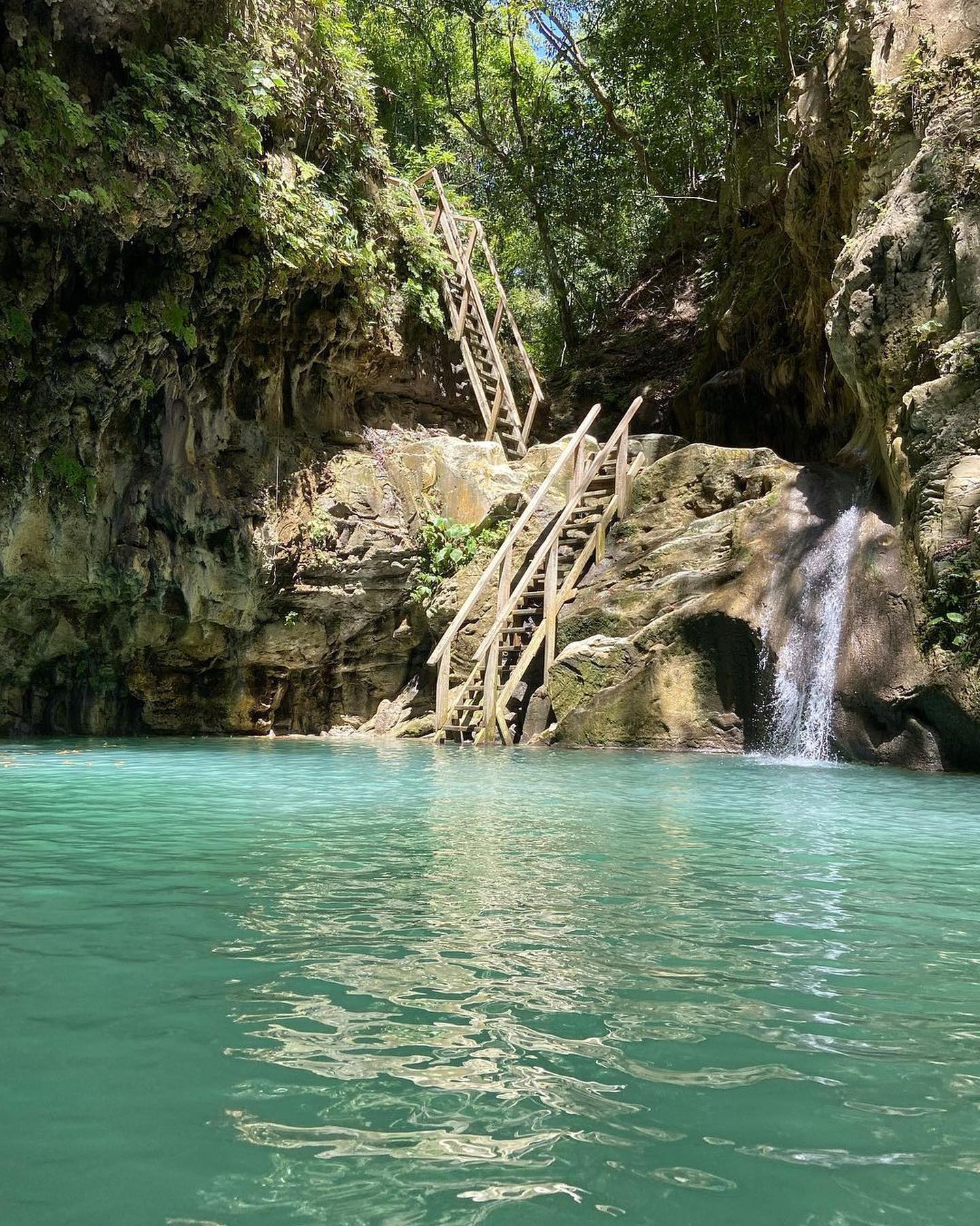 Best Popular Tropical Waterfalls in The Caribbean to Visit on Vacation