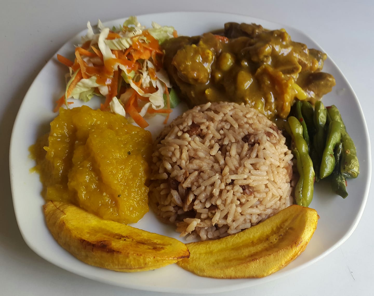 Best Popular Foods & Drinks to try on Vacation in Grenada