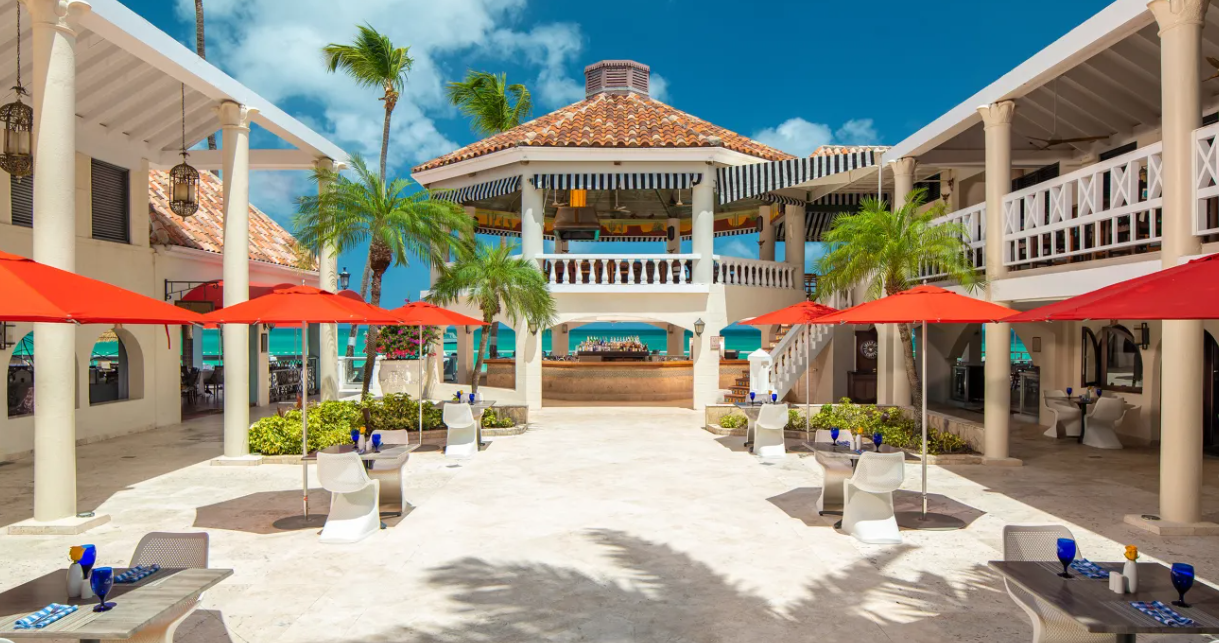 How Many Restaurants are at Sandals Grande Antigua?