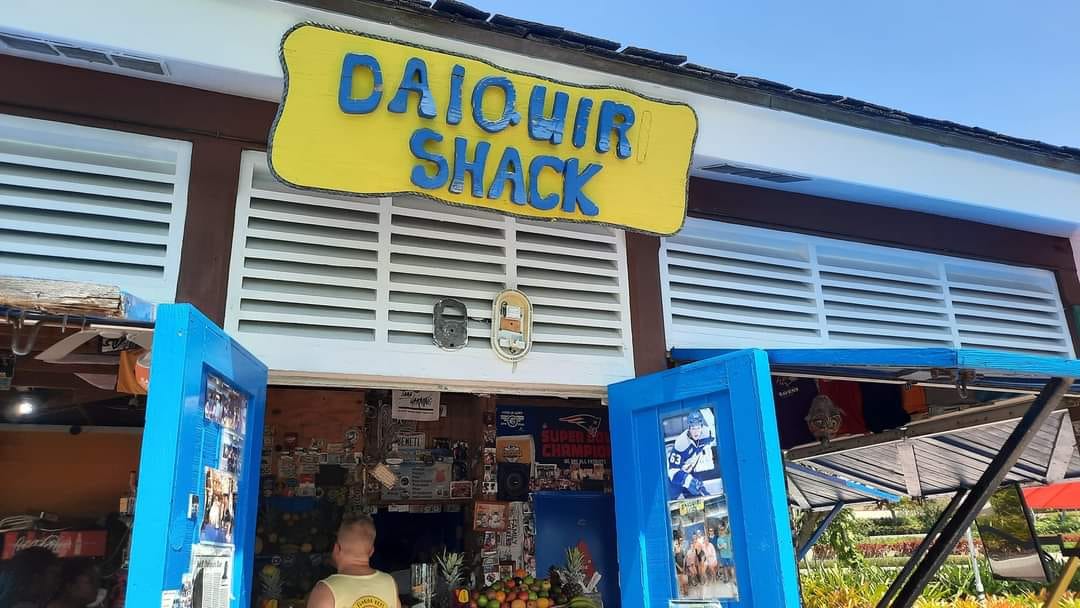 Where Do The Locals Eat in Nassau Bahamas?
