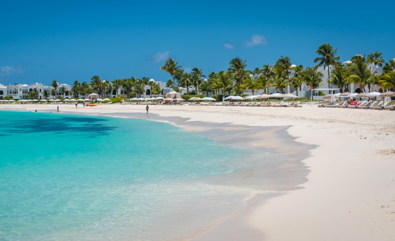 Best Caribbean Beach Vacations for Solo Travelers &amp; Singles