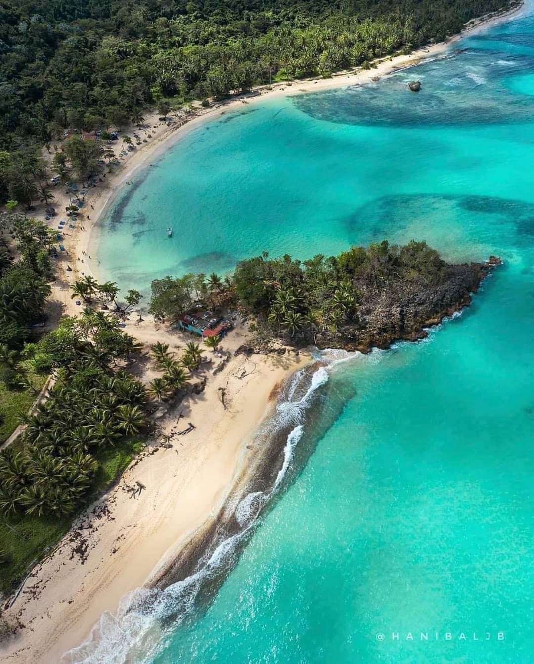 Jamaica vs the Dominican Republic — Which is Better for Vacation?