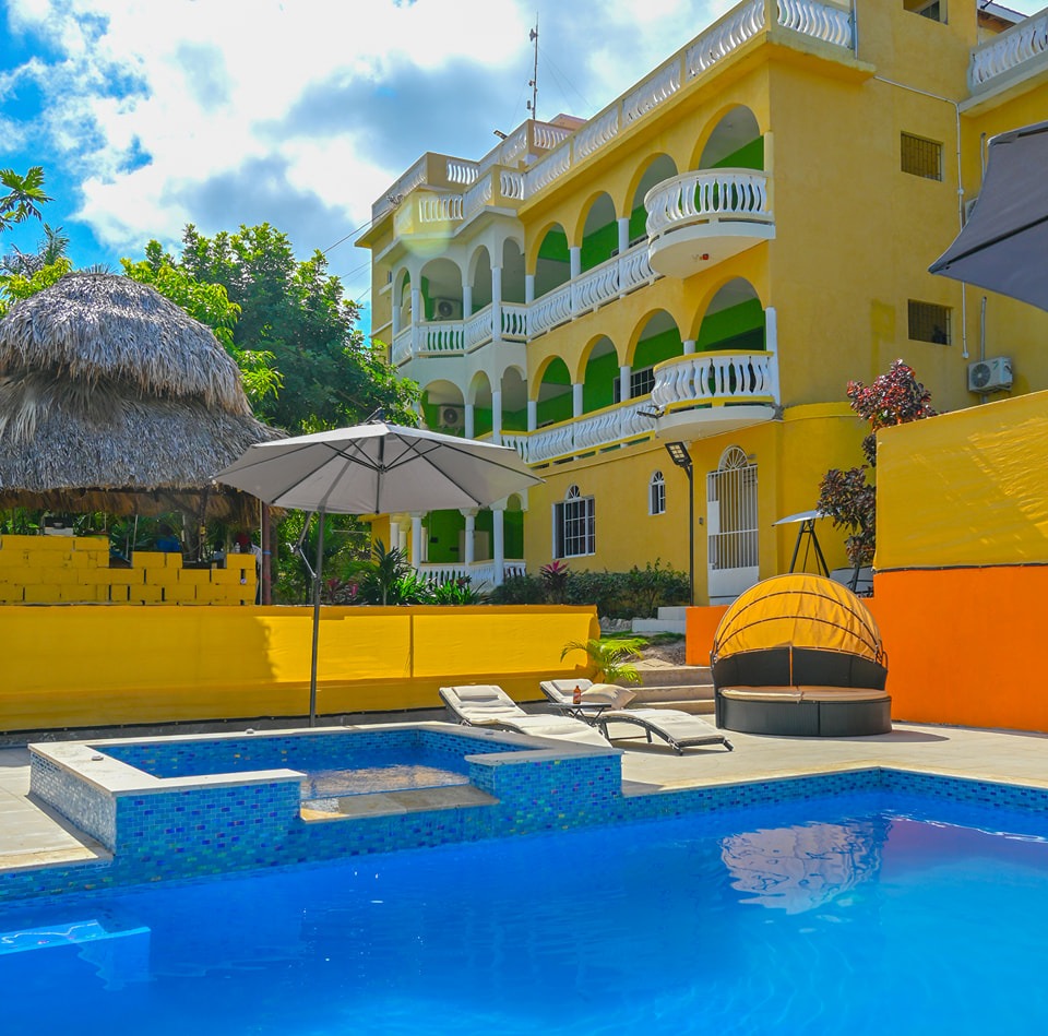 Best Party Resorts & Hotels in Jamaica