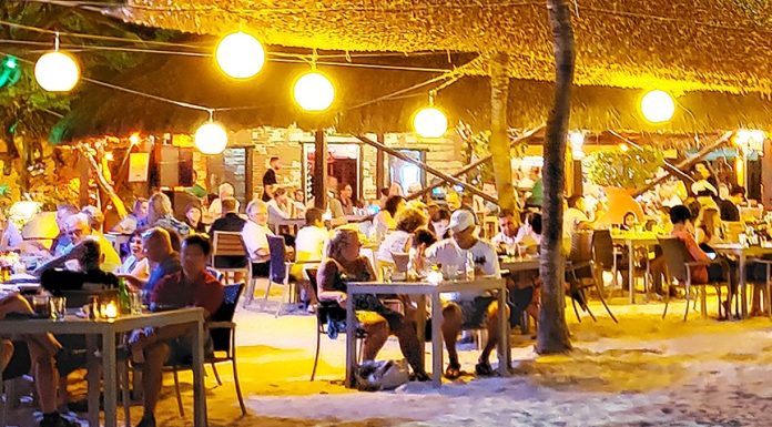 What to Know About MooMba Beach Bar & Restaurant Aruba What to Know About MooMba Beach Bar & Restaurant Aruba