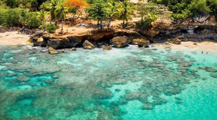 What to Know about Peña Blanca Beach in Aguadilla, Puerto Rico, Before Visiting